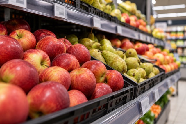 Frugt og prismærker i en dagligvarebutik – AI-genereret billede
